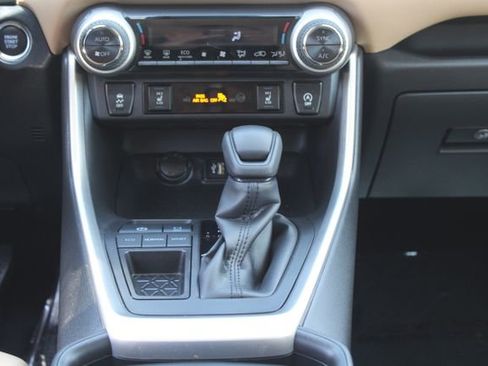 Used 2025 Toyota RAV4 XLE w/ Convenience Package FWD image 18