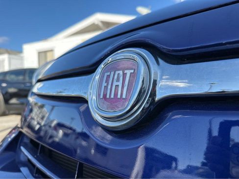 Used 2015 FIAT 500L Trekking image 40