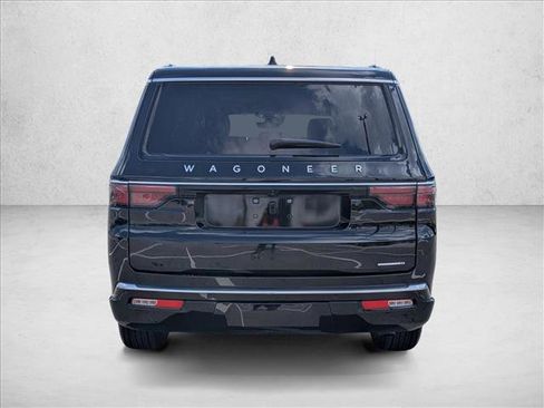 Used 2024 Jeep Wagoneer L Series II w/ Flexible Seating Group image 8
