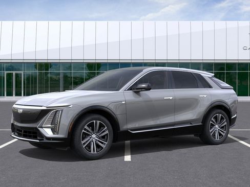 New 2026 Cadillac Lyriq Luxury RWD image 2