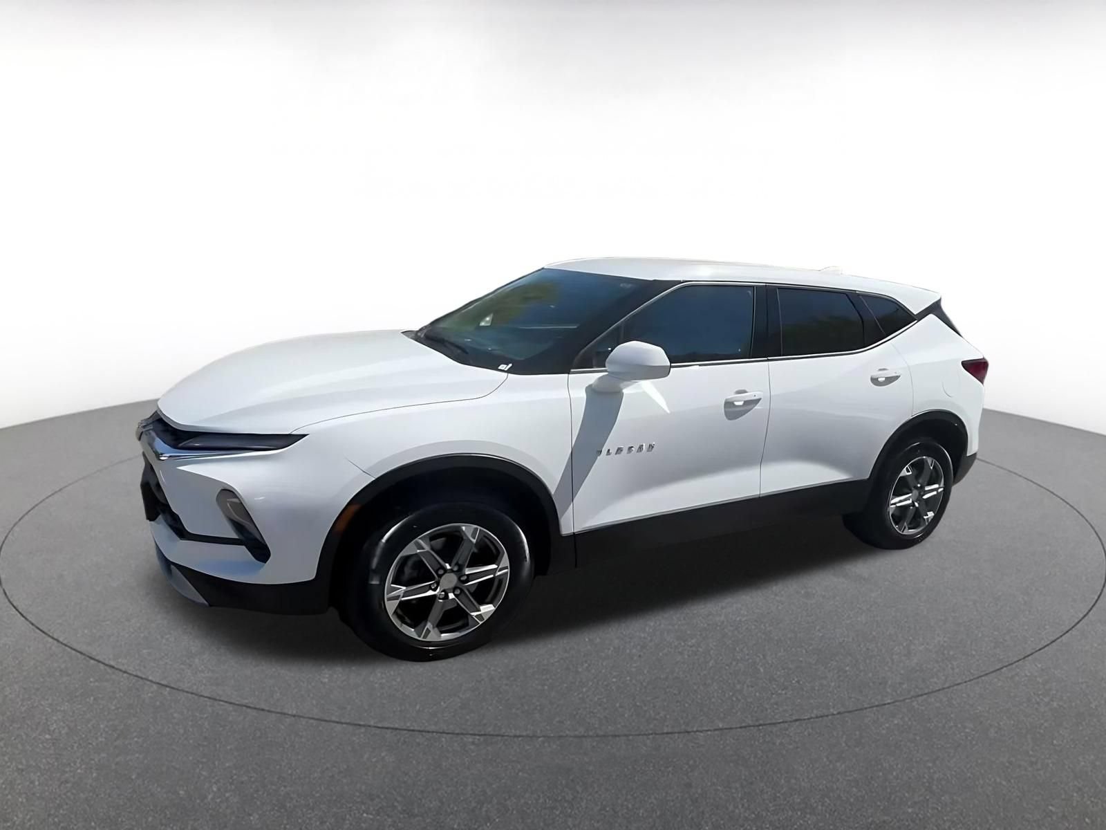 Used 2026 Chevrolet Blazer LT FWD image 7