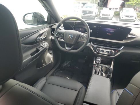 Used 2025 Buick Envista Sport Touring w/ Convenience I Package FWD image 14