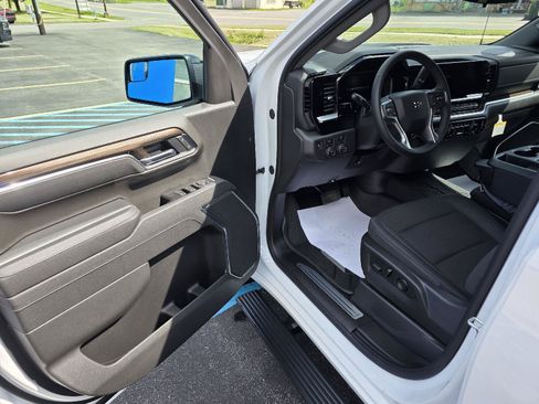 New 2026 Chevrolet Silverado 1500 RST w/ LPO, Dark Essentials Package AWD/4WD image 10