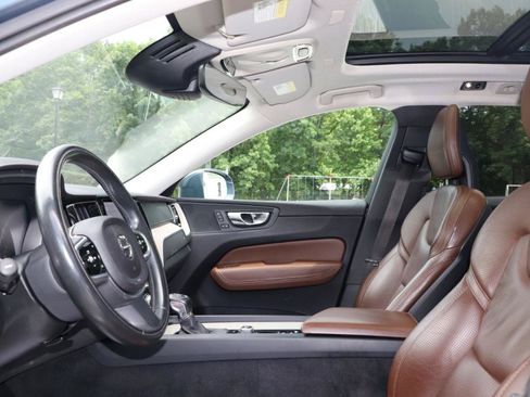 Used 2018 Volvo XC60 T5 Inscription w/ Luxury Seat Package AWD/4WD image 8