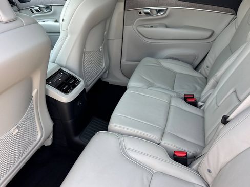 Used 2023 Volvo XC90 T8 Ultimate w/ Protection Package Premier AWD/4WD image 12
