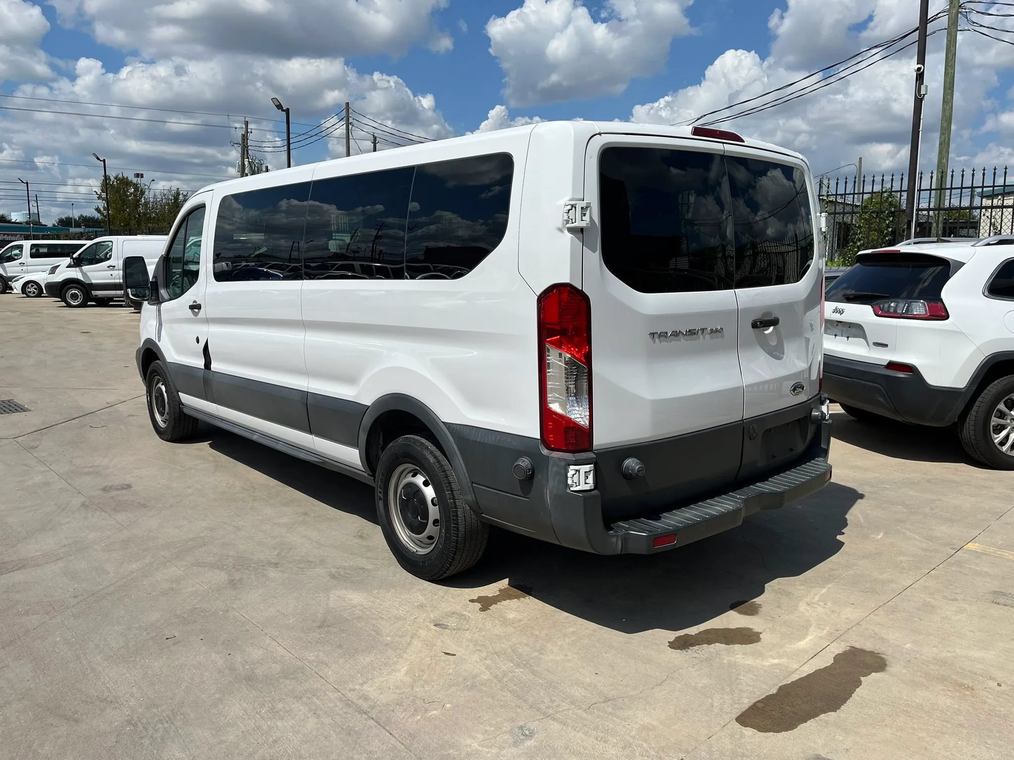 Used 2018 Ford Transit 350 XL RWD image 4