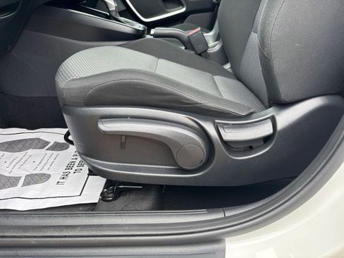 Used 2025 Kia Soul LX w/ LX Technology Package image 23