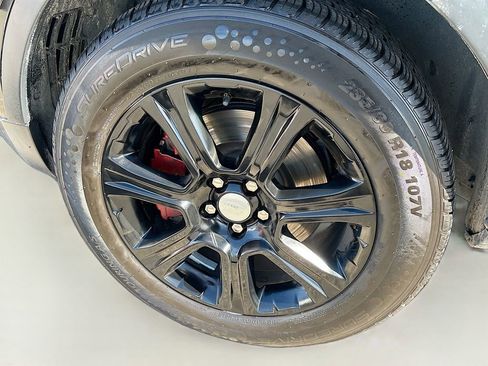 Used 2019 Land Rover Range Rover Evoque SE Premium image 31