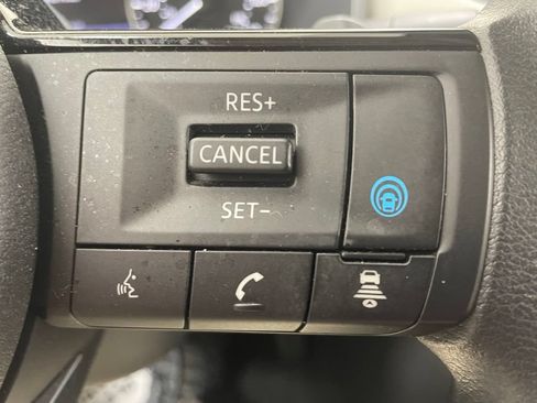 Used 2023 Nissan Rogue SV AWD/4WD image 26