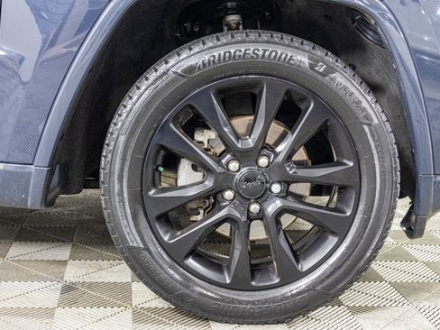 Used 2017 Jeep Grand Cherokee Altitude image 52