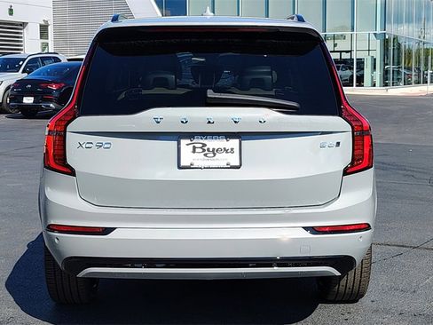 New 2026 Volvo XC90 B6 Ultra image 32