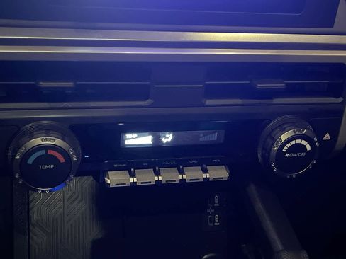 Certified 2025 Toyota Tacoma SR5 image 19