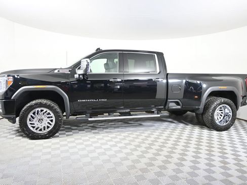 Used 2023 GMC Sierra 3500 Denali w/ Denali Ultimate Package AWD/4WD image 2