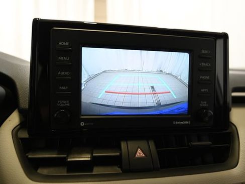 Used 2021 Toyota RAV4 XLE AWD/4WD image 6
