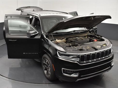 Used 2024 Jeep Wagoneer L Series III w/ Flexible Seating Group AWD/4WD image 34