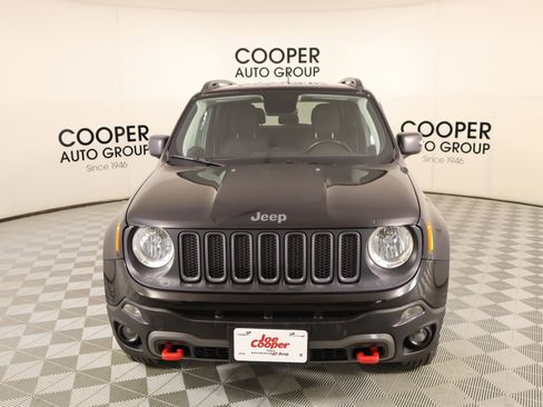 Used 2018 Jeep Renegade Trailhawk w/ UConnect 8.4 Nav Group image 9