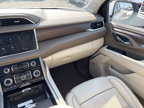 Used 2023 GMC Yukon Denali AWD/4WD image 32