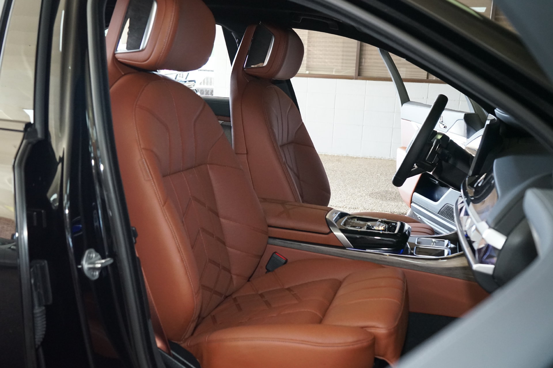 Used 2026 BMW 740i RWD image 4