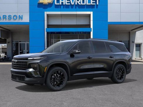 New 2026 Chevrolet Traverse LT image 2