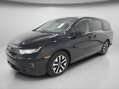 Used 2025 Honda Odyssey EX-L image 3