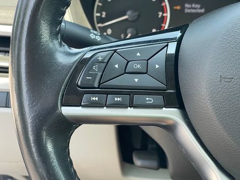 Used 2025 Nissan Altima 2.5 SL AWD/4WD image 14