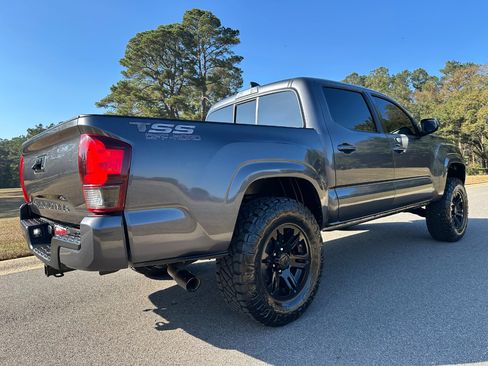 Used 2020 Toyota Tacoma SR5 image 5