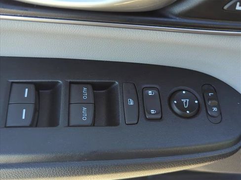 Used 2022 Honda CR-V Touring image 8
