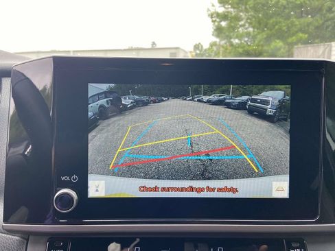 Used 2025 Toyota Camry SE FWD image 21