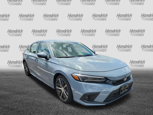 Used 2023 Honda Civic Touring image 2