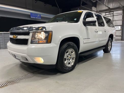 Used 2012 Chevrolet Suburban LT w/ Luxury Package AWD/4WD image 3