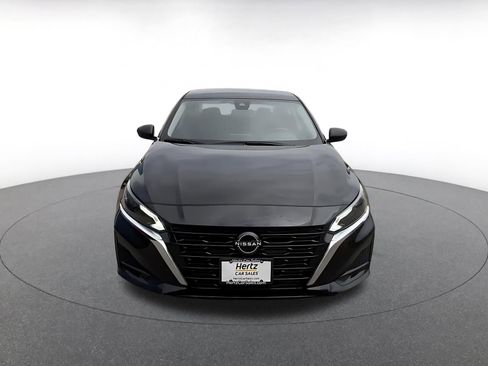 Used 2025 Nissan Altima 2.5 SV FWD image 4