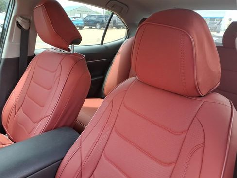 Used 2022 Toyota Camry SE FWD image 12