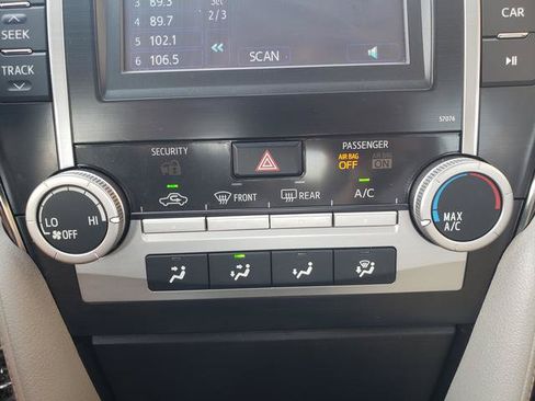 Used 2014 Toyota Camry LE FWD image 25