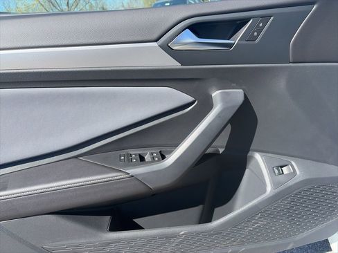 New 2026 Volkswagen Jetta SE FWD image 9