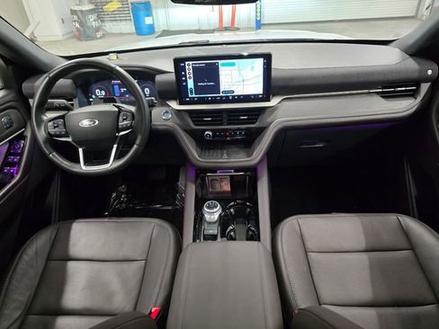 Used 2025 Ford Explorer Platinum w/ LUX Leather Package AWD/4WD image 38