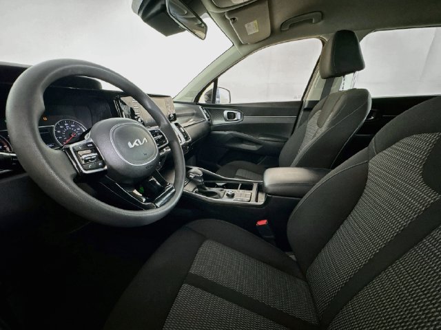 Used 2023 Kia Sorento LX FWD image 18