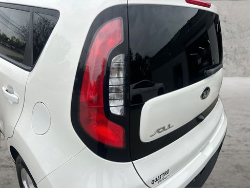 Used 2019 Kia Soul w/ Convenience Package FWD image 21
