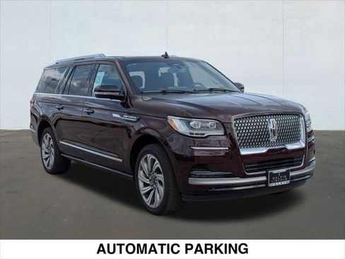 Used 2024 Lincoln Navigator L Reserve AWD/4WD image 7