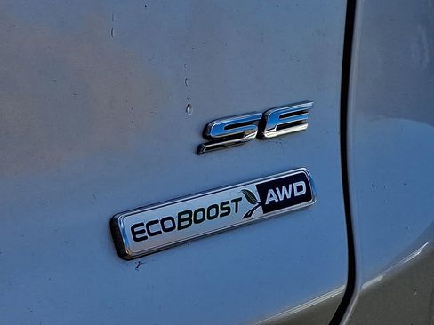 Certified 2018 Ford Fusion SE w/ Equipment Group 201A image 31