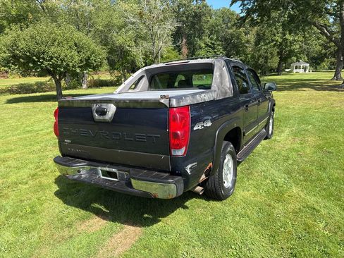 Used 2004 Chevrolet Avalanche 4x4 image 16
