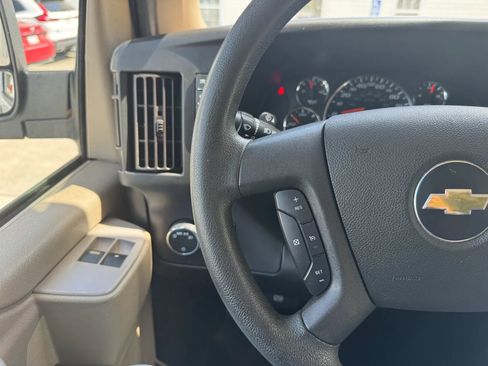 Used 2018 Chevrolet Express 2500 w/ Driver Convenience Package image 16