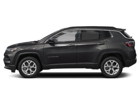 Used 2025 Jeep Compass Limited AWD/4WD image 2