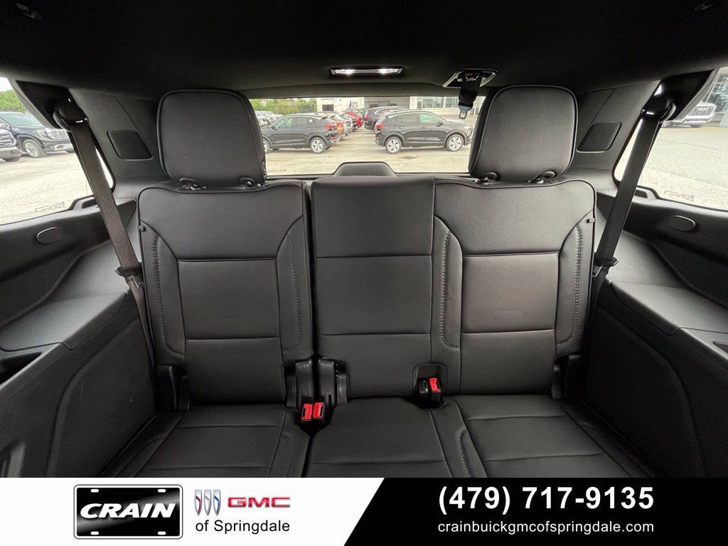 Used 2025 GMC Yukon Denali w/ Advanced Technology Package AWD/4WD image 25
