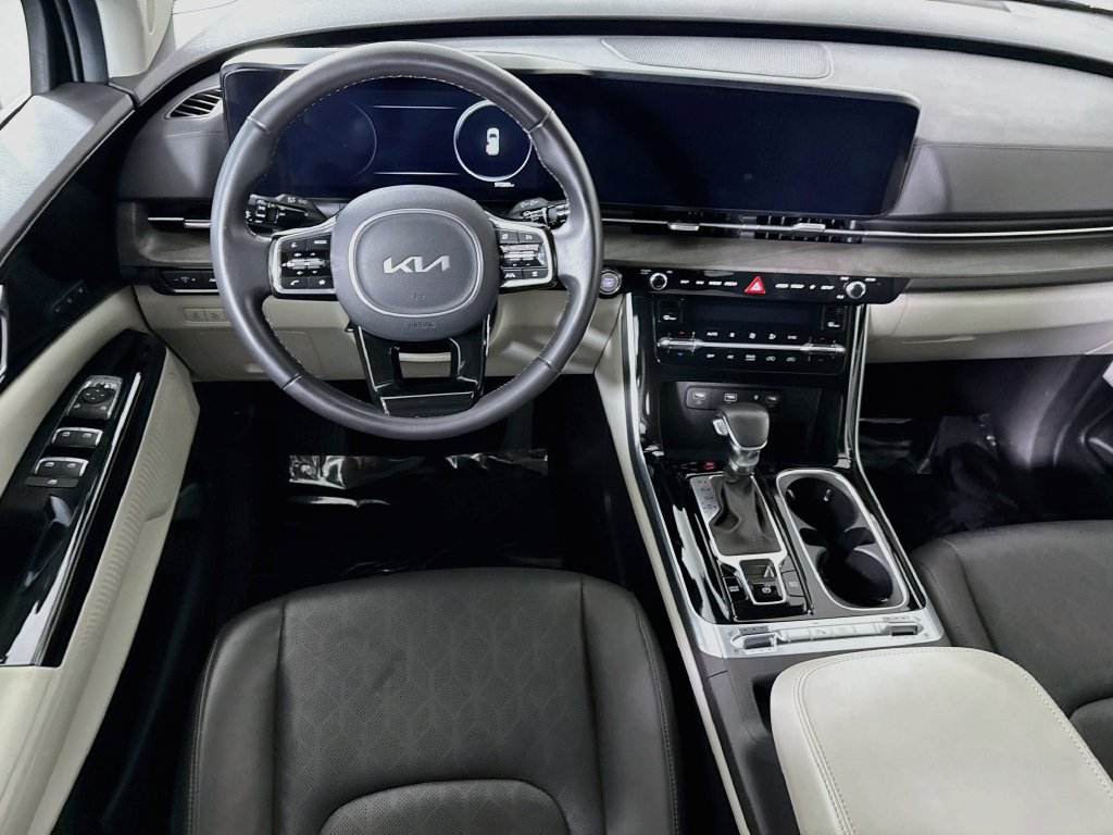 Used 2024 Kia Carnival SX FWD image 4