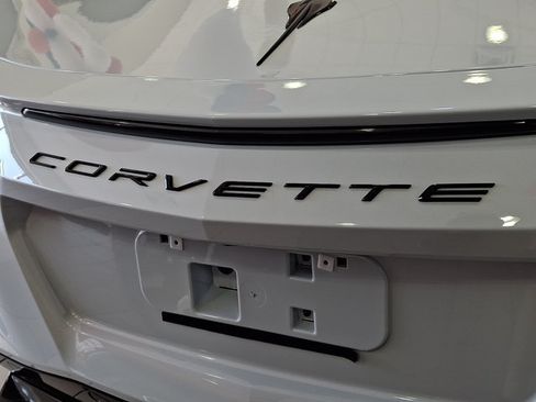 Certified 2023 Chevrolet Corvette Stingray Premium Cpe w/ Body-Color Dual Roof Package RWD image 31