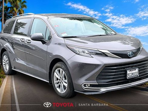 Used 2023 Toyota Sienna XLE w/ XLE Plus Package FWD image 1