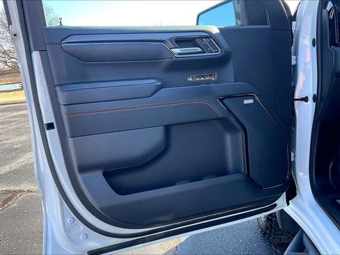 Used 2023 GMC Sierra 1500 AT4 w/ AT4 Premium Package image 19