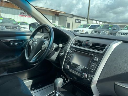 Used 2013 Nissan Altima 2.5 SV w/ 2.5SV Convenience Pkg FWD image 8