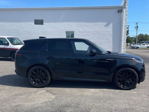 Used 2026 Land Rover Range Rover Sport SE AWD/4WD image 3