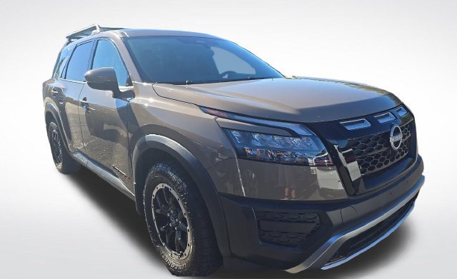 Used 2025 Nissan Pathfinder Rock Creek AWD/4WD image 3